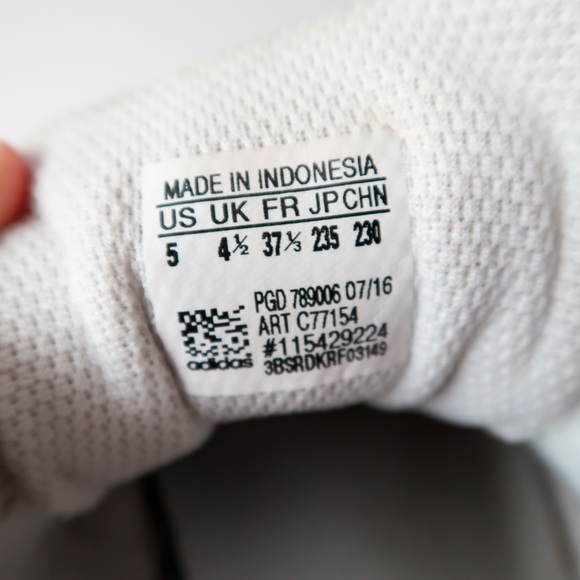 Adidas Superstar Black and White Tennis Shoe Sneaker W size 7, Kid size 5 - Picture 5 of 6